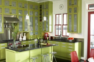 natural-kitchen-in-deluxe-apartment-green-kitchen2